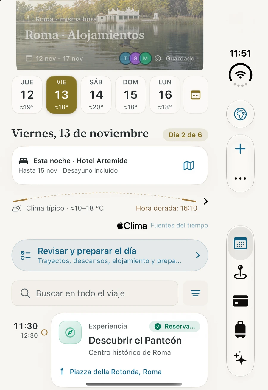 Agenda de planificación de Traivu en la pantalla exterior del simulador iPhone Duo, con un viaje de ejemplo a Roma